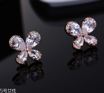 耳釘什么材質(zhì)的好？耳釘買什么材質(zhì)好？