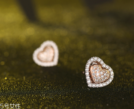 耳釘什么材質(zhì)的好？耳釘買什么材質(zhì)好？