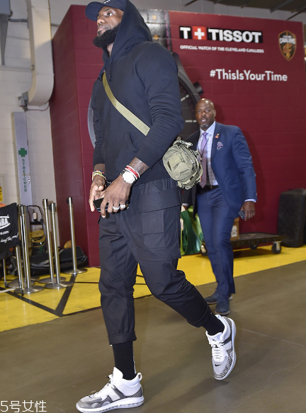 john elliott聯(lián)名nike lebron icon什么時(shí)候發(fā)售？