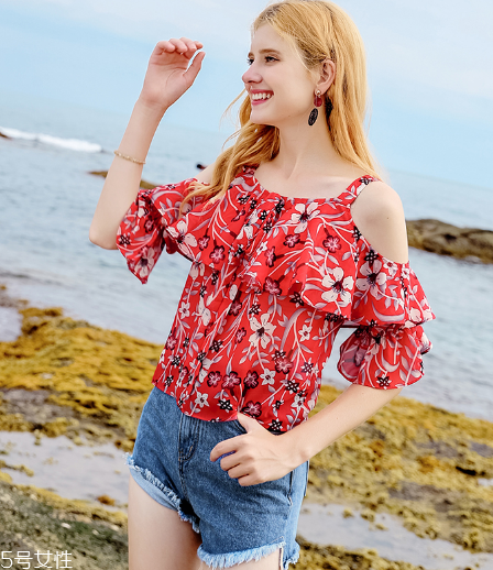 碎花襯衫怎么搭配？碎花襯衫搭配圖片