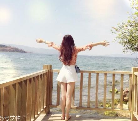 碎花襯衫怎么搭配？碎花襯衫搭配圖片