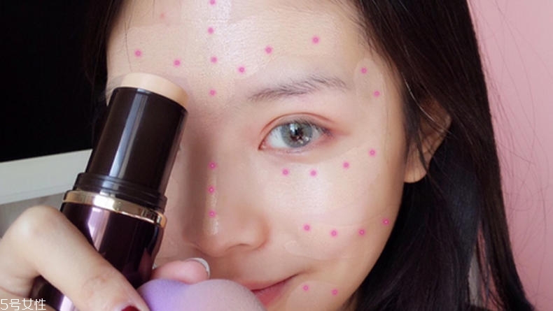 曬傷復古妝怎么簡單畫 自然妝演繹別樣風情