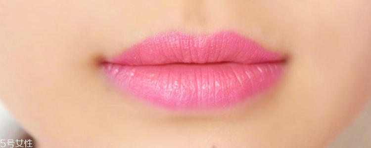 女生煙熏妝怎么畫(huà) 自然煙熏妝化身酷girl 女生煙熏妝怎么畫(huà) 自然煙熏妝化身酷girl