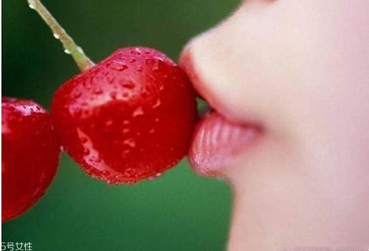 曬傷復古妝怎么簡單畫 自然妝演繹別樣風情