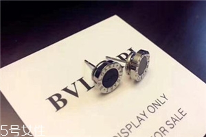 耳釘銀針斷了怎么辦？耳釘?shù)尼様嗔嗽趺刺幚恚?></a>
      <p class=