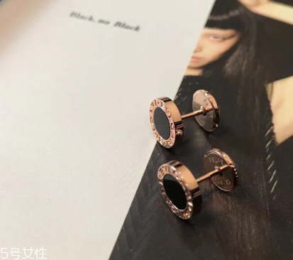 耳釘一般多少克？耳釘一對(duì)是多少克？