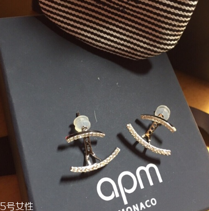 耳釘生銹要怎么清洗？耳釘生銹清洗方法