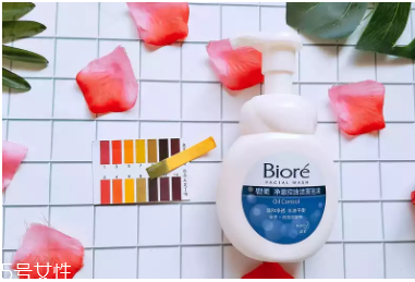 碧柔和洗顏?？颇膫€(gè)好 碧柔和洗顏專科洗面奶對比評測