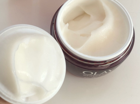 olay空氣霜怎么樣？olay空氣霜搓泥嗎？