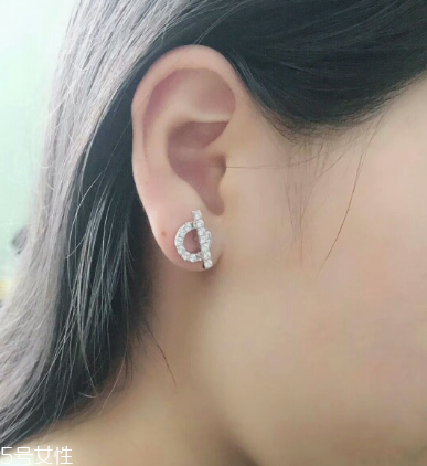 耳釘轉(zhuǎn)不動怎么辦？耳釘轉(zhuǎn)不動怎么處理？