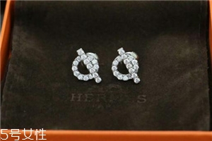 耳釘轉(zhuǎn)不動怎么辦？耳釘轉(zhuǎn)不動怎么處理？