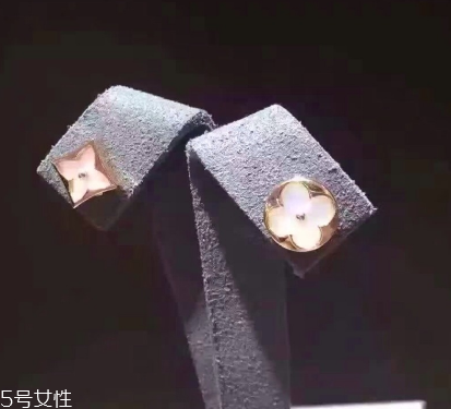 耳釘穿不過去怎么辦？耳釘卡在中間怎么處理？