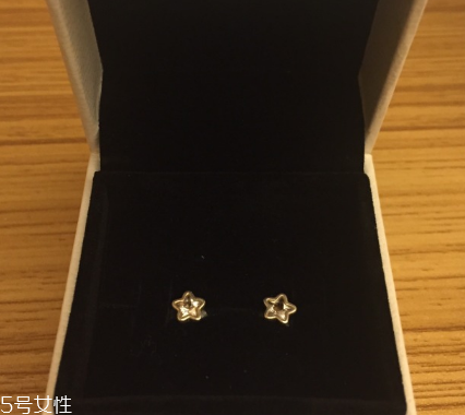 耳釘變黃怎么清洗？耳釘變黃了怎么辦？