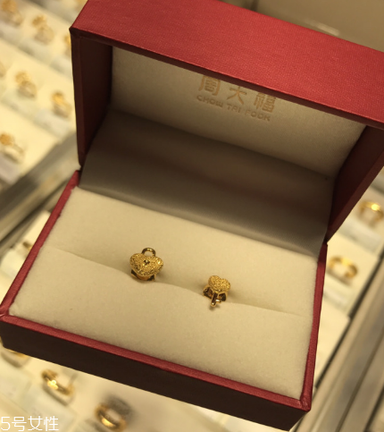 耳釘變黃怎么清洗？耳釘變黃了怎么辦？