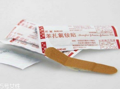 創(chuàng)可貼可以貼臉上嗎？臉上能貼創(chuàng)可貼嗎？