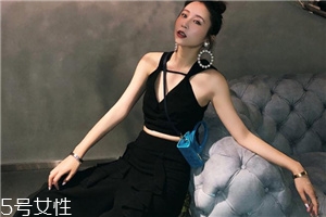 今年夏天流行什么露臍裝？今夏最火的露臍裝搭配