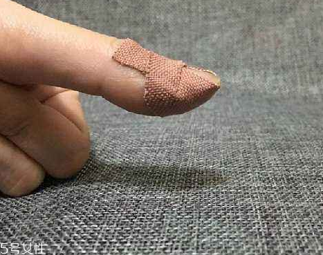 創(chuàng)可貼上面有藥嗎？創(chuàng)可貼含有藥品成分嗎？