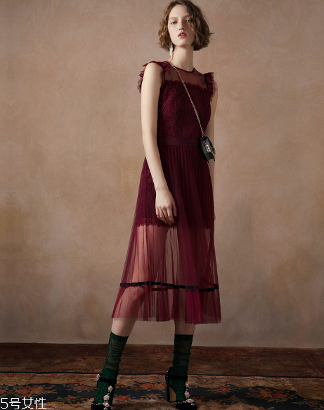 女人穿什么顏色顯氣質(zhì)？什么顏色衣服最顯氣質(zhì)？