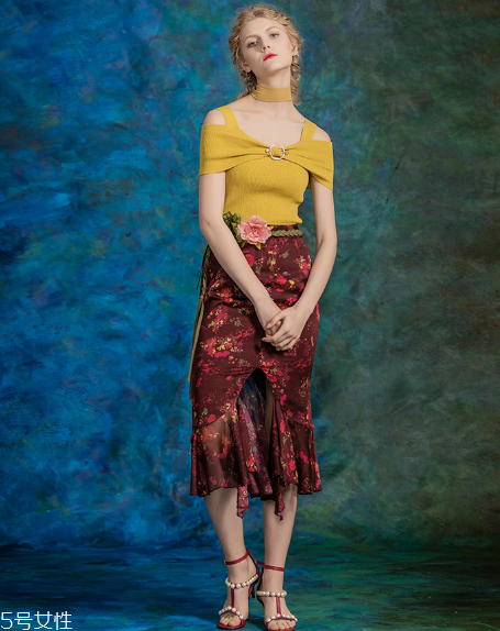 女人穿什么顏色顯氣質(zhì)？什么顏色衣服最顯氣質(zhì)？