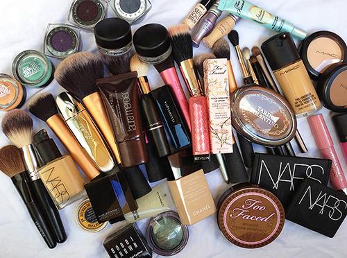 化妝后長痘痘粉刺是什么原因 6個預(yù)防技巧 化妝后長痘痘粉刺是什么原因 6個預(yù)防技巧