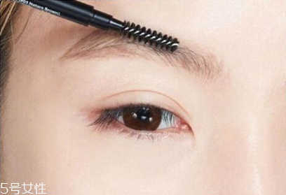 初學(xué)者怎么畫(huà)出自然的眉毛 新手畫(huà)眉毛3個(gè)步驟 初學(xué)者怎么畫(huà)出自然的眉毛 新手畫(huà)眉毛3個(gè)步驟