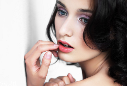 玻尿酸豐唇可以維持多久 玻尿酸豐唇維持時(shí)間 玻尿酸豐唇可以維持多久 玻尿酸豐唇維持時(shí)間