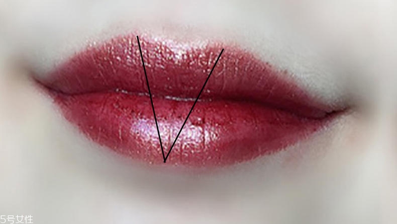 日?？诩t怎么畫人魚姬唇妝 疊涂打造的人魚姬唇妝