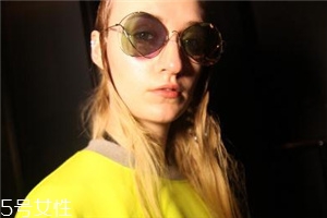 太陽(yáng)鏡可以帶上飛機(jī)嗎？太陽(yáng)鏡能不能帶上飛機(jī)？