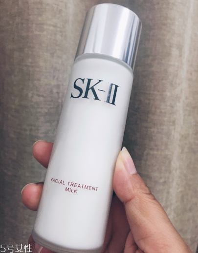 乳液可以當(dāng)妝前乳嗎？乳液當(dāng)妝前乳用好嗎？