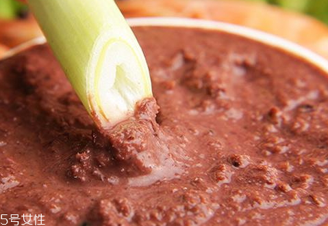 蝦醬不能和什么一起吃 吃蝦醬注意事項 蝦醬不能和什么一起吃 吃蝦醬注意事項