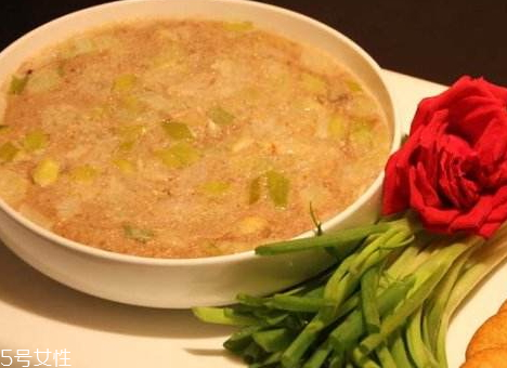 蝦醬不能和什么一起吃 吃蝦醬注意事項 蝦醬不能和什么一起吃 吃蝦醬注意事項