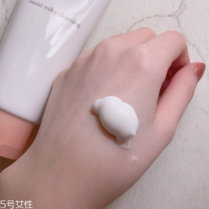 卸妝乳可以當洗面奶用嗎？卸妝乳當洗面奶用可以嗎？