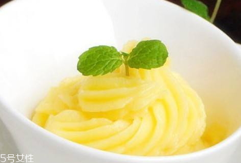 蛋黃醬熱量高嗎 蛋黃醬的營養(yǎng)價(jià)值 蛋黃醬熱量高嗎 蛋黃醬的營養(yǎng)價(jià)值