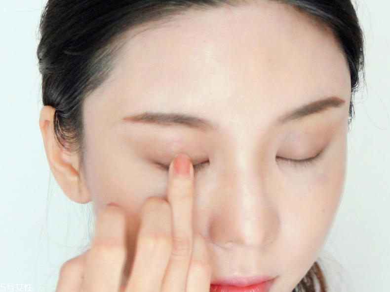 婉約妝容怎么畫(huà) 讓你散發(fā)古典韻味的化妝教程 婉約妝容怎么畫(huà) 讓你散發(fā)古典韻味的化妝教程