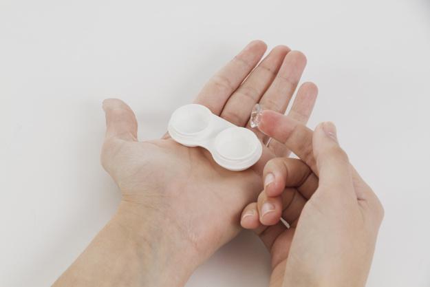 佩戴隱形眼鏡的注意事項 佩戴隱形眼鏡的注意事項