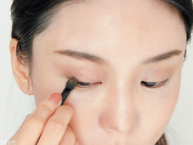 婉約妝容怎么畫(huà) 讓你散發(fā)古典韻味的化妝教程 婉約妝容怎么畫(huà) 讓你散發(fā)古典韻味的化妝教程