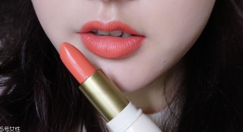 日?？诩t怎么畫人魚姬唇妝 疊涂打造的人魚姬唇妝