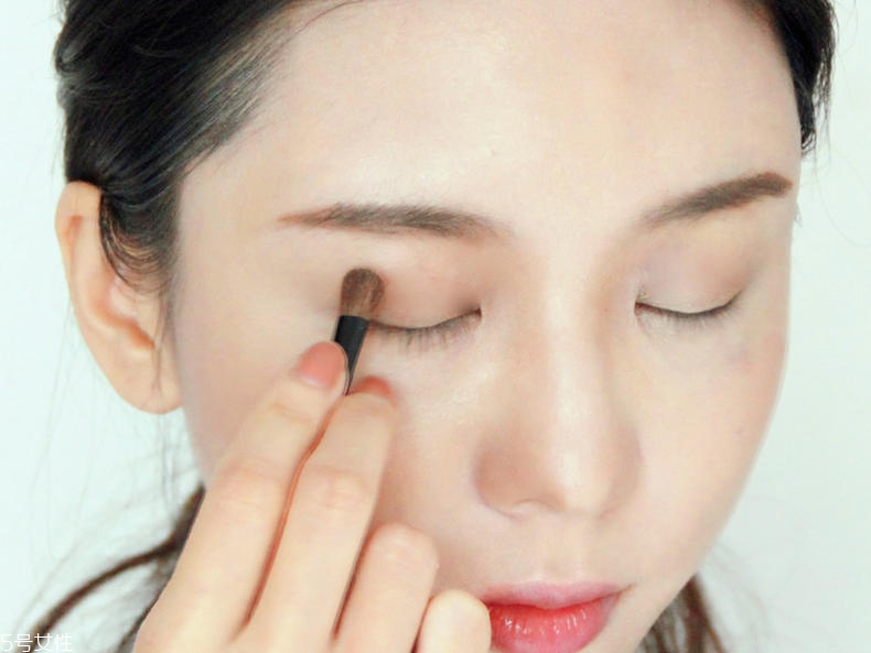 婉約妝容怎么畫(huà) 讓你散發(fā)古典韻味的化妝教程 婉約妝容怎么畫(huà) 讓你散發(fā)古典韻味的化妝教程