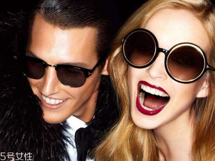 太陽(yáng)鏡輕好還是重好？太陽(yáng)鏡買輕的還是重的？