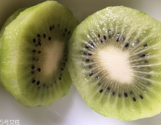 綠心獼猴桃含葉酸嗎？綠心獼猴桃里面有葉酸嗎？