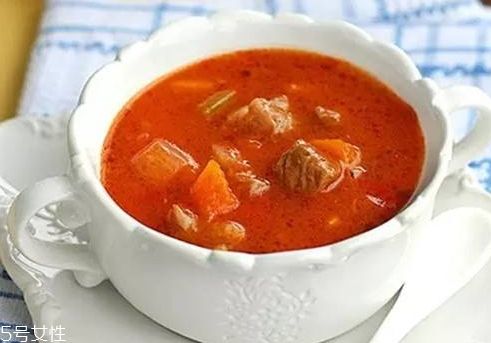 羅宋湯是辣的嗎 羅宋湯和陰功湯哪個(gè)更辣一點(diǎn) 羅宋湯是辣的嗎 羅宋湯和陰功湯哪個(gè)更辣一點(diǎn)