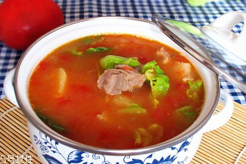 羅宋湯是辣的嗎 羅宋湯和陰功湯哪個(gè)更辣一點(diǎn) 羅宋湯是辣的嗎 羅宋湯和陰功湯哪個(gè)更辣一點(diǎn)