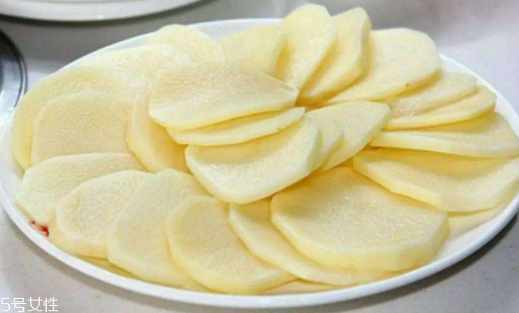 土豆汁去妊娠紋什么原理 土豆汁去妊娠紋怎么操作 土豆汁去妊娠紋什么原理 土豆汁去妊娠紋怎么操作