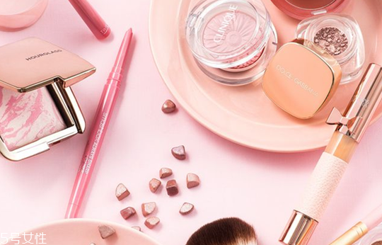 玻尿酸豐唇一周不變軟是什么原因 玻尿酸豐唇后要注意 玻尿酸豐唇一周不變軟是什么原因 玻尿酸豐唇后要注意