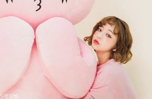 玻尿酸豐唇一周不變軟是什么原因 玻尿酸豐唇后要注意 玻尿酸豐唇一周不變軟是什么原因 玻尿酸豐唇后要注意