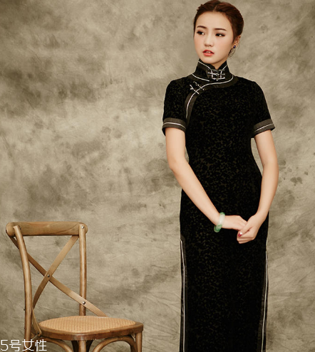 中國風(fēng)連衣裙怎么搭配？中國風(fēng)連衣裙搭配圖片