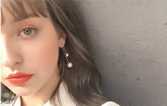 瑞藍(lán)玻尿酸是大分子的嗎 玻尿酸大分子和小分子的區(qū)別 瑞藍(lán)玻尿酸是大分子的嗎 玻尿酸大分子和小分子的區(qū)別