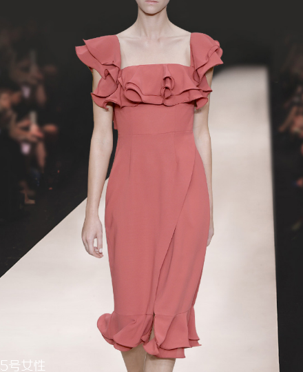 微胖穿什么連衣裙好看？微胖女生適合穿什么連衣裙？