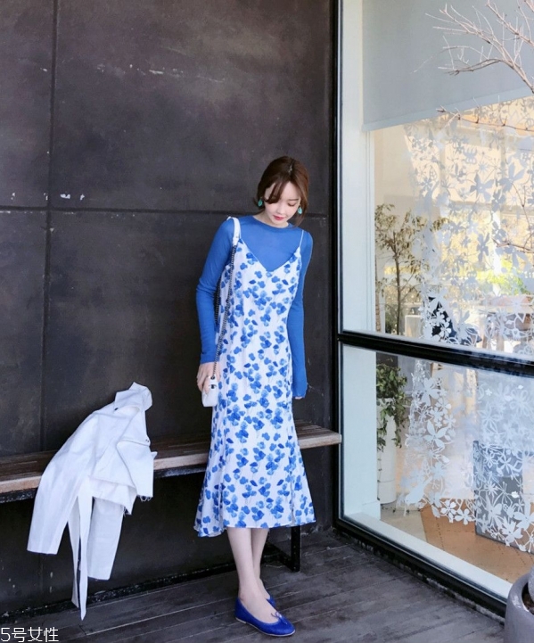 短裙與t恤的搭配好看嗎 短袖t恤怎么搭配好看 短裙與t恤的搭配好看嗎 短袖t恤怎么搭配好看