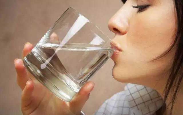 是什么壞習(xí)慣容易導(dǎo)致長(zhǎng)痘痘 是什么壞習(xí)慣容易導(dǎo)致長(zhǎng)痘痘